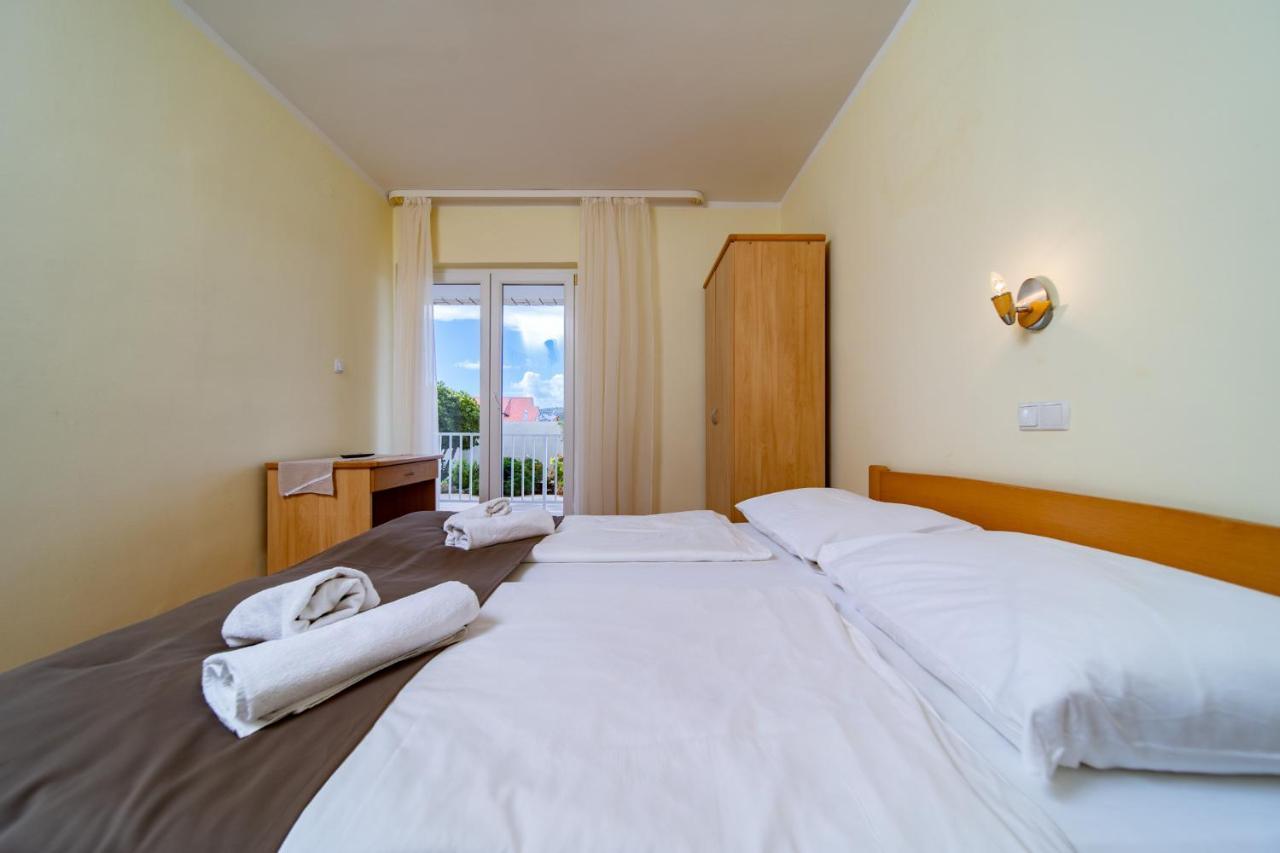 Apartments Stare Brajde Lopar Eksteriør billede